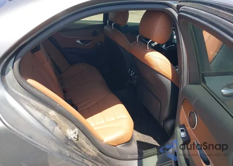 2020 Mercedes-Benz C 300 z USA, uszkodzony, nr VIN 55SWF8DB0LU322984